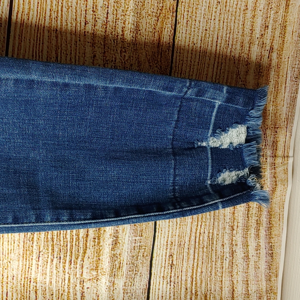 Judy Blue Jeans - Picture 2 of 6